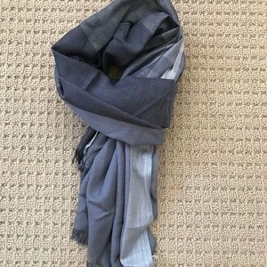 UASU Viscose Stripe Scarf in Blue